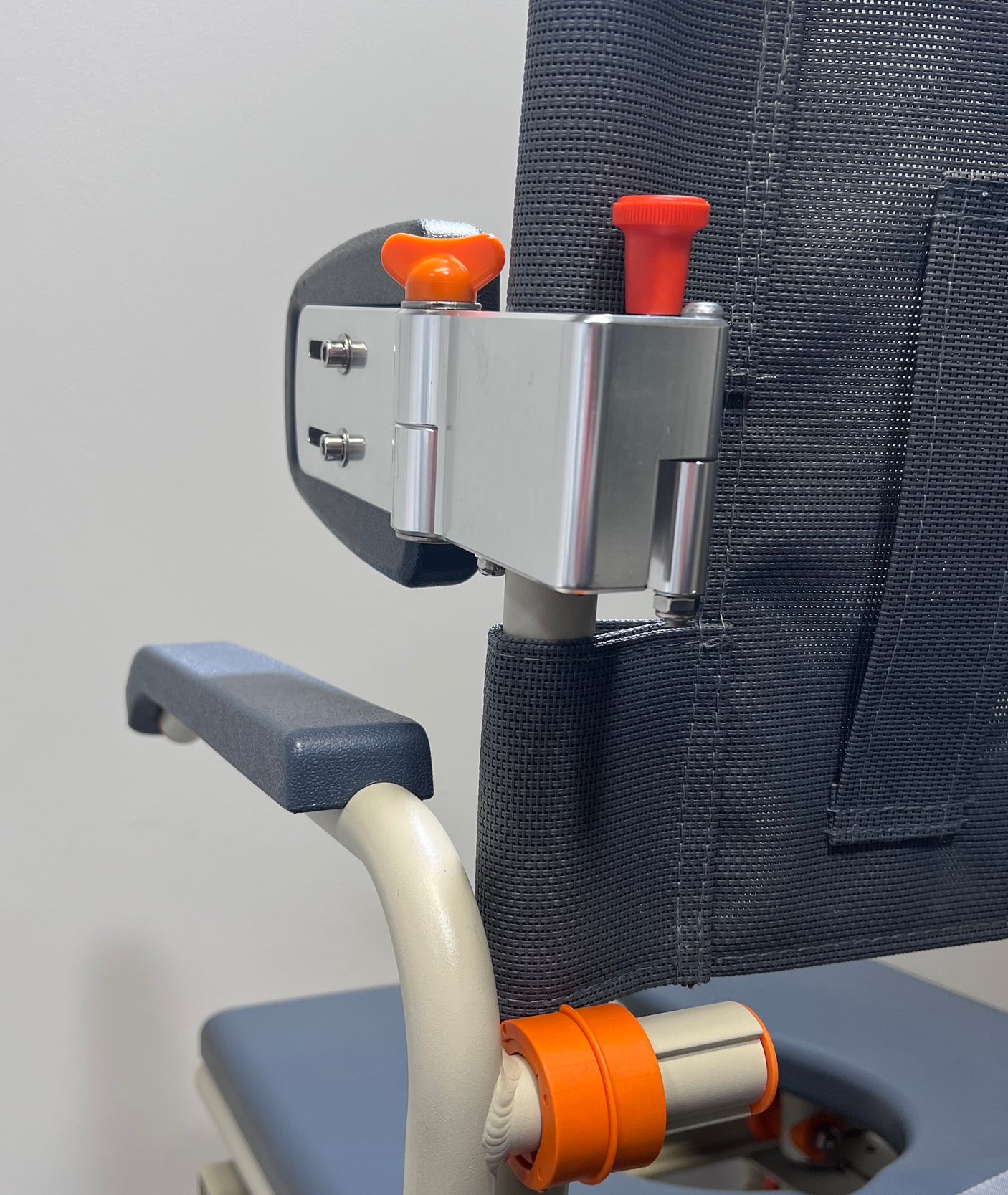 Lateral Accessory: LAT-R