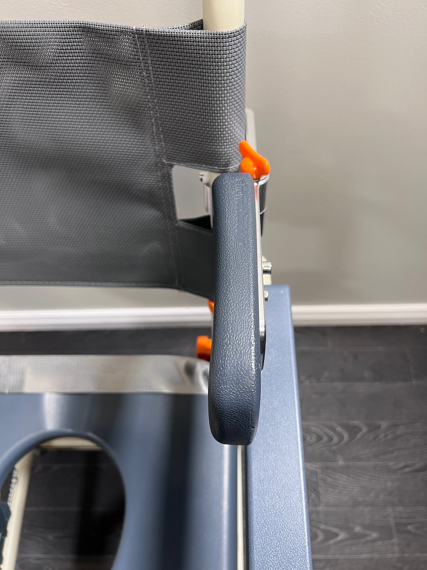 Lateral Accessory: LAT-R