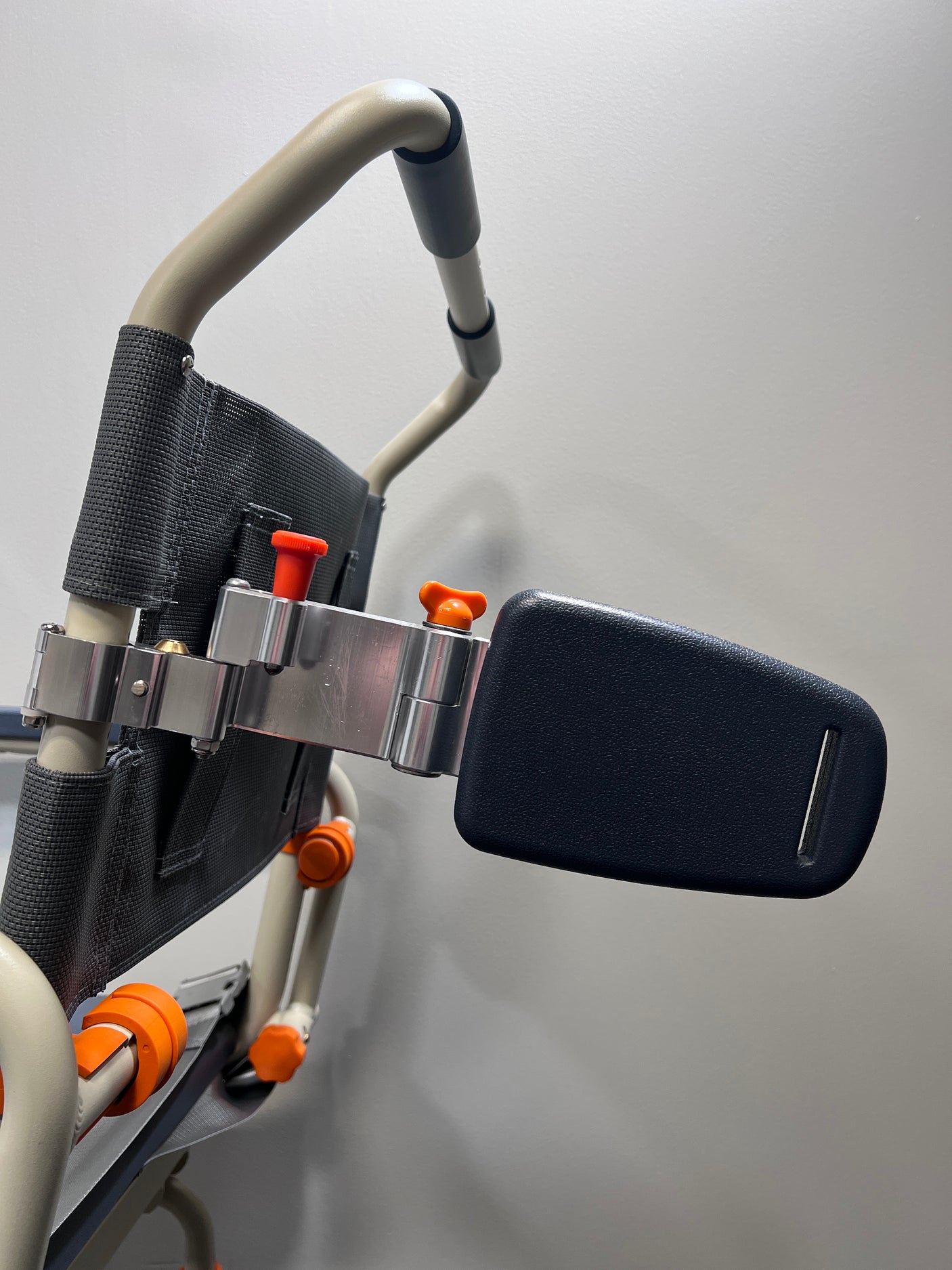 Lateral Accessory: LAT-R