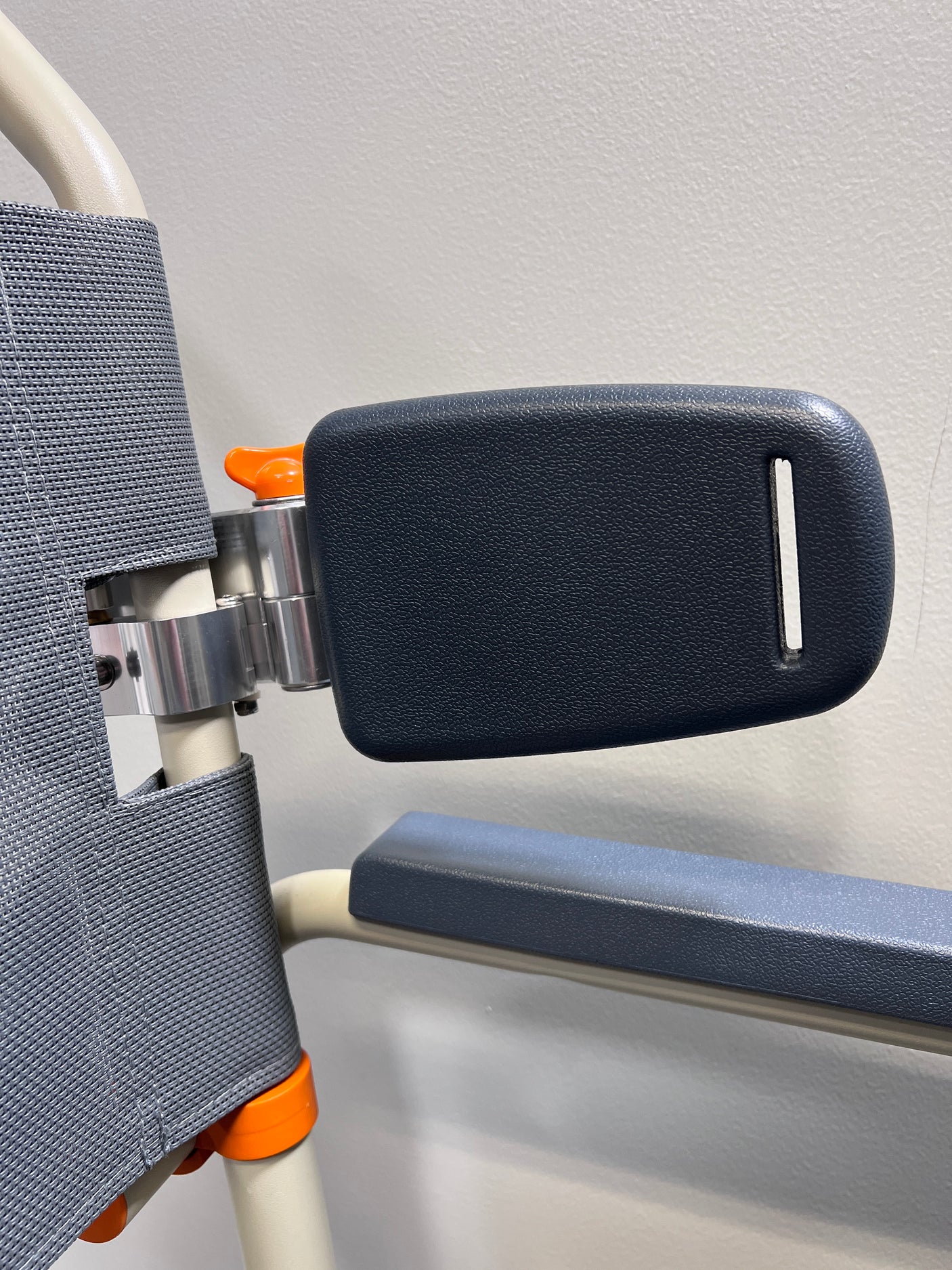 Lateral Accessory: LAT-R