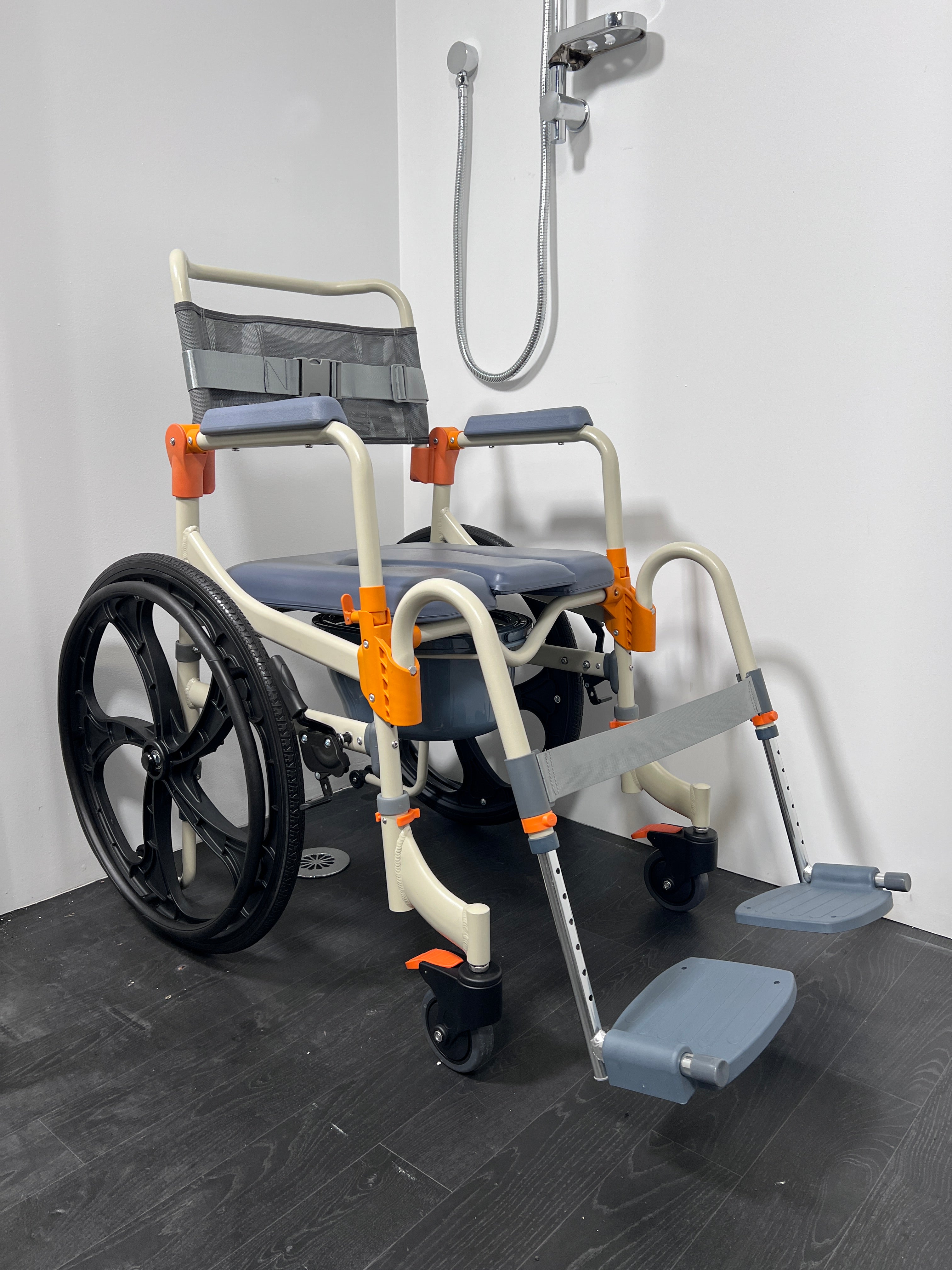 Eco Traveller SB7e from Showerbuddy - fold down shower chair